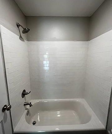 5th image of 434 Archwood Dr #3