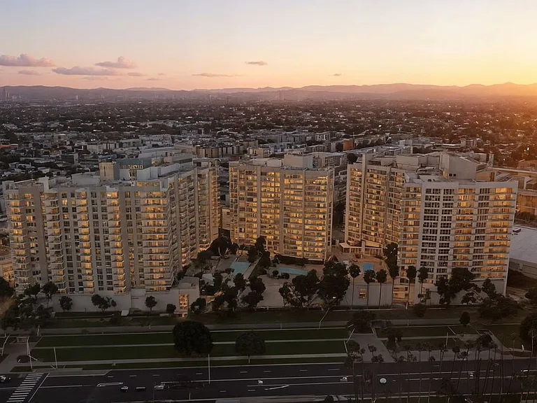 13650 Marina Pointe Dr #1603 — Photo 71