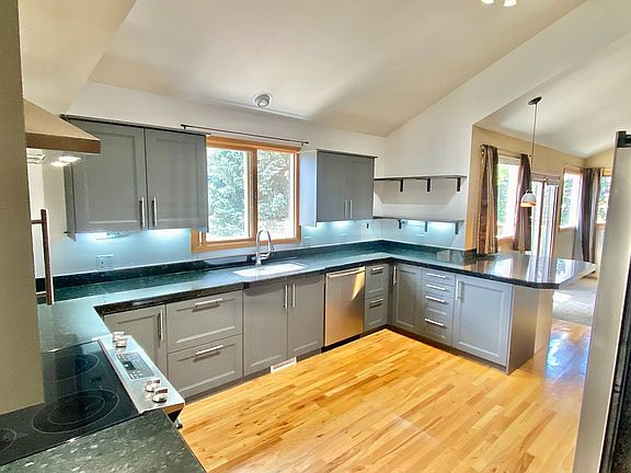 Newly renovated kitchen!