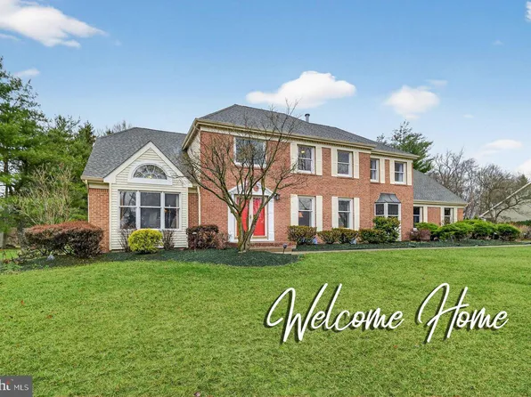 5 Banff Dr, West Windsor, NJ 08550