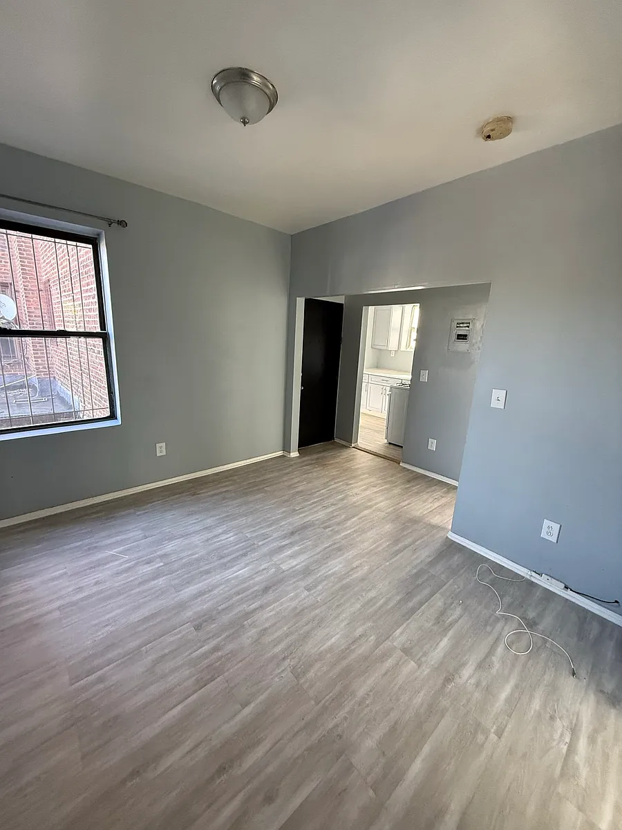 Building Photo - 224 S Orange Ave