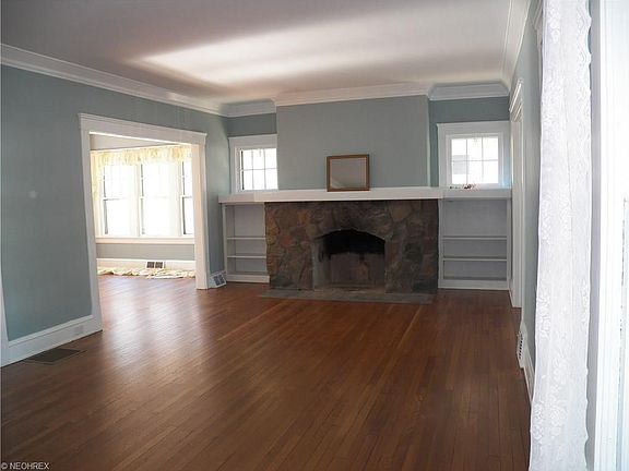 5th image of 1587 Lewis Dr