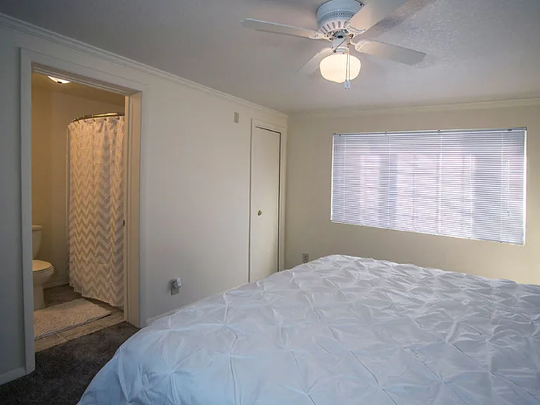 Eagle Landing Apartment Homes — Photo 34