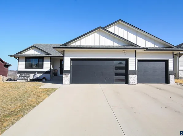 1116 N Archer Dr, Sioux Falls, SD 57103