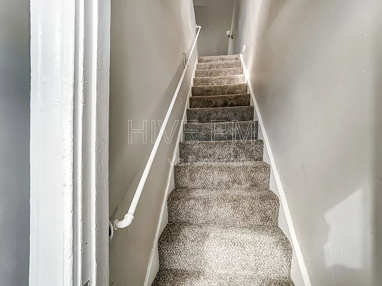 1758 Brewster Ave — Photo 28