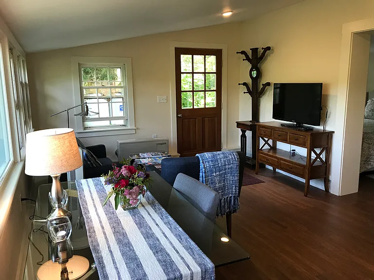 144 Russell Ave — Photo 3