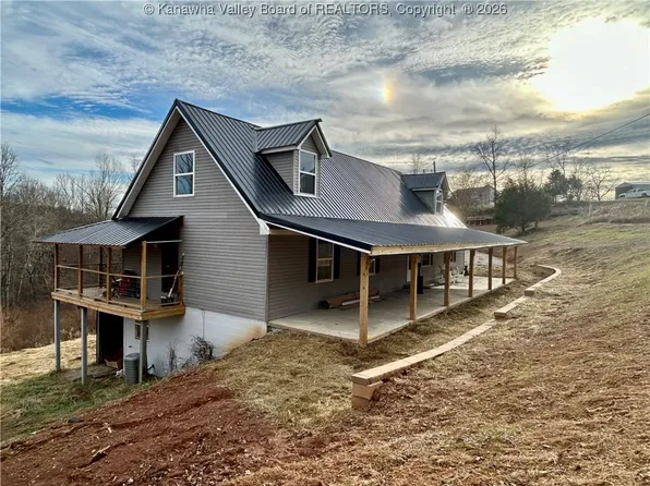 14790 McLane Pike, Liberty, WV 25124