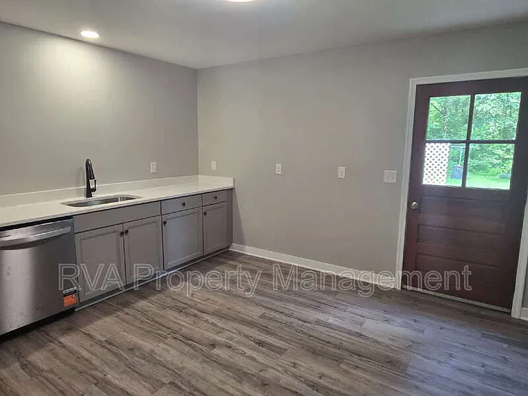 4476 Country Walk Ln — Photo 12