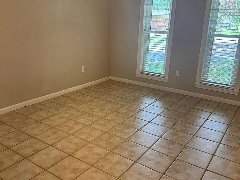 1407 Skrivanek Ct — Photo 11