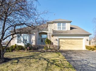 575 Cypress Point Ct, Riverwoods, IL 60015