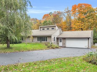 186 West Rd, Petersham, MA 01366