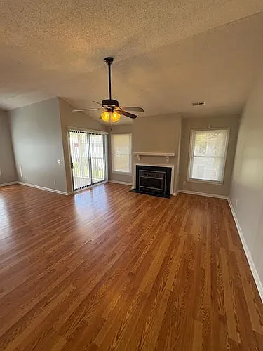 118 W Victoria Ct #D Photo 1