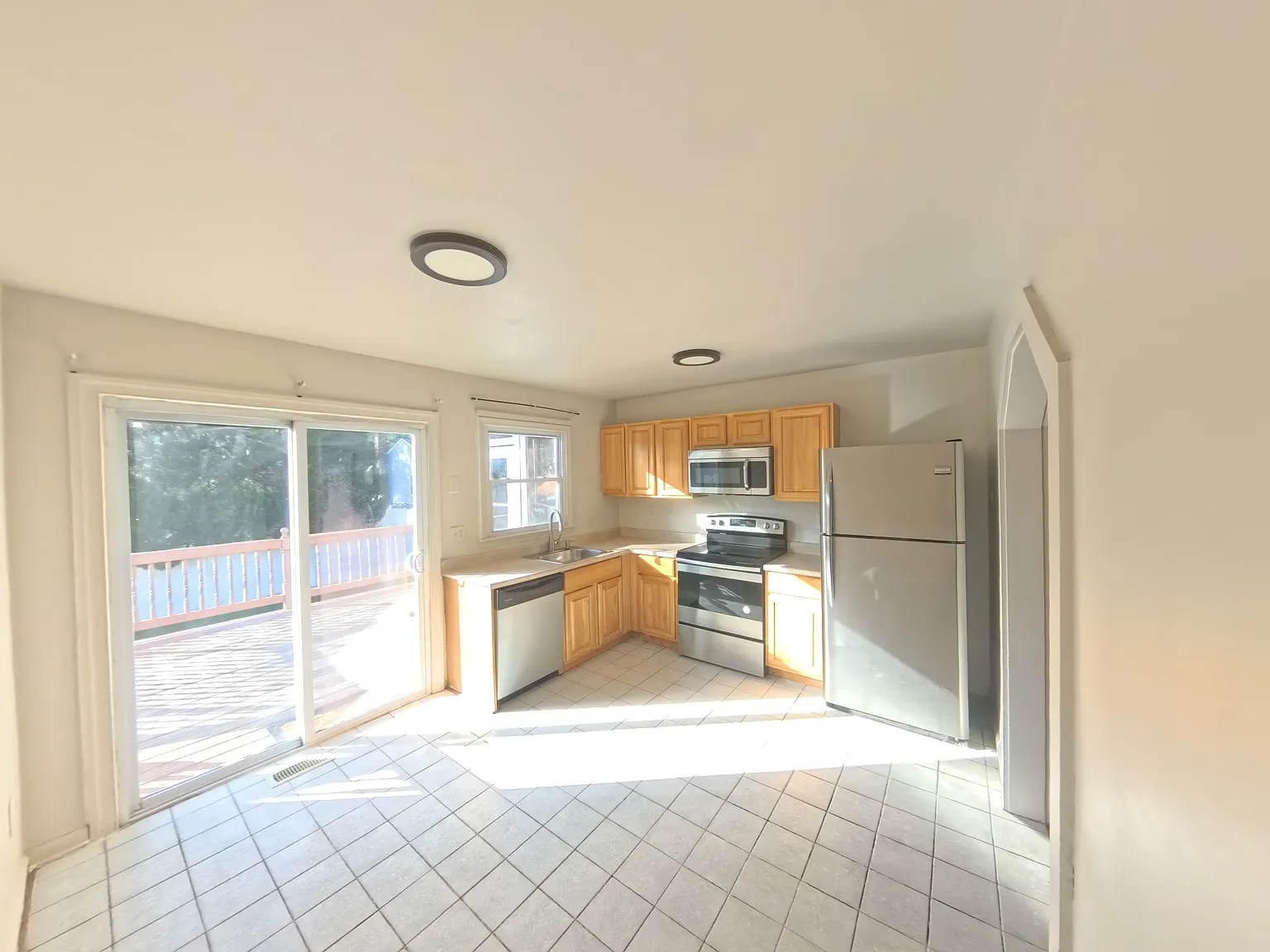 4 bed, 1600 sqft, $2,650 — Photo 4