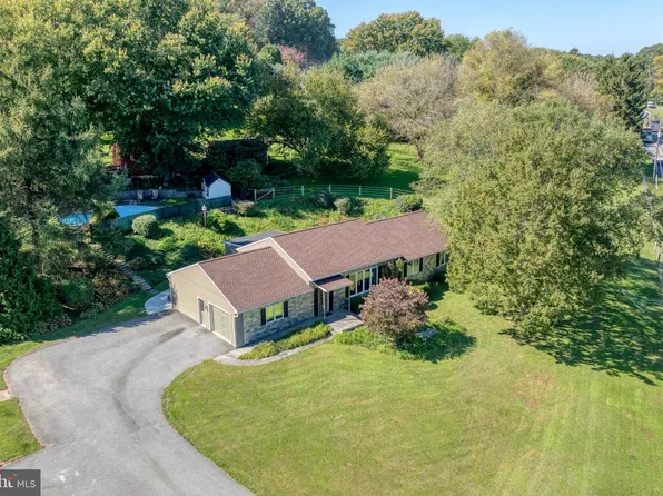 440 Schoolhouse Rd, New Providence, PA 17560