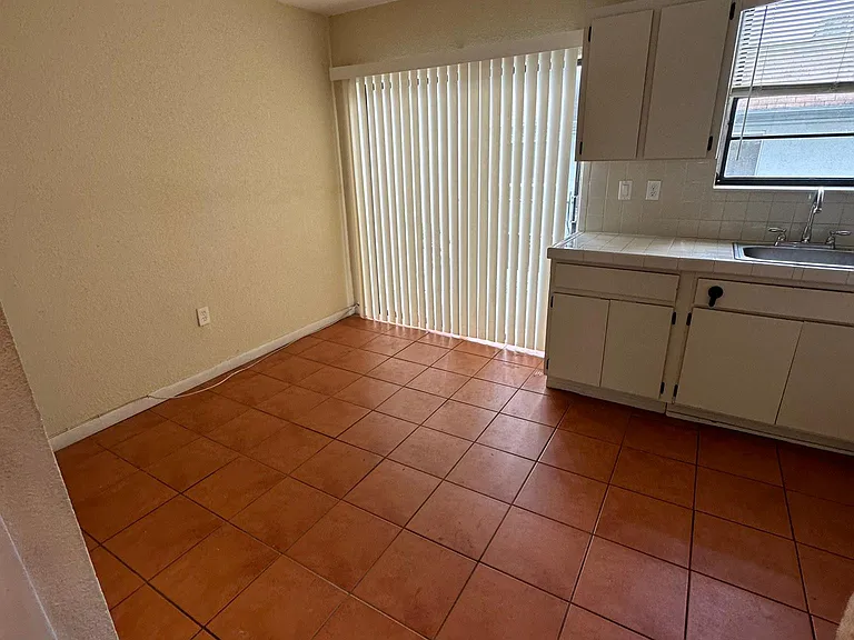 1111 NW 43rd Ave #201 — Photo 13