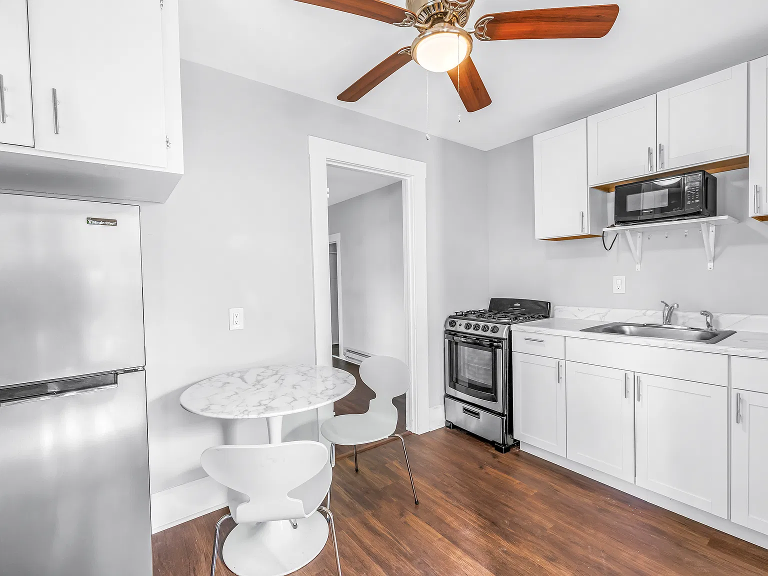 Studio, 300 sqft, $1,300 — Photo 2