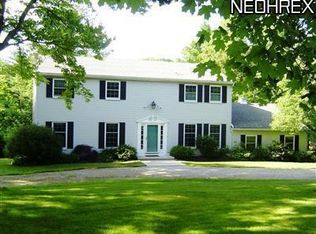 12220 S Wintergreen Dr, Chardon, OH