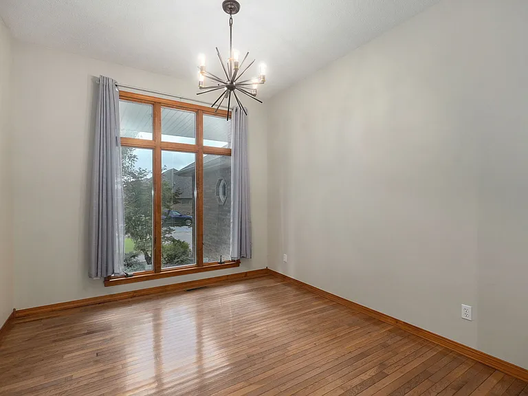 2624 W Lasalle St — Photo 11