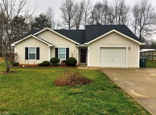 559 Shannon Ridge Ct, Greensboro, NC 27455