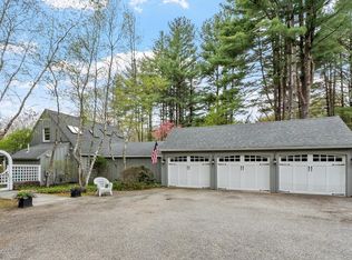 4 Apple Blossom Rd, Andover, MA 01810