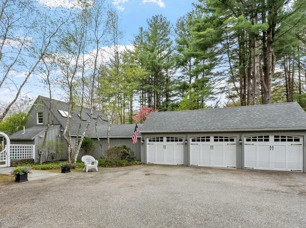 4 Apple Blossom Rd, Andover, MA 01810