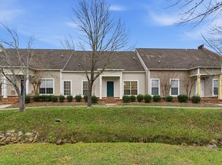 6 Gardenview Ln, Hattiesburg, MS 39402