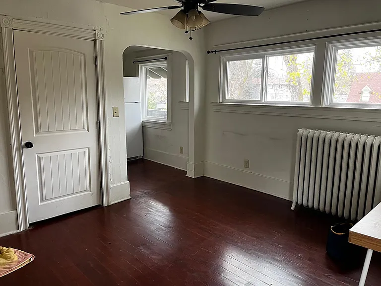 907 S Adams St #B — Photo 4
