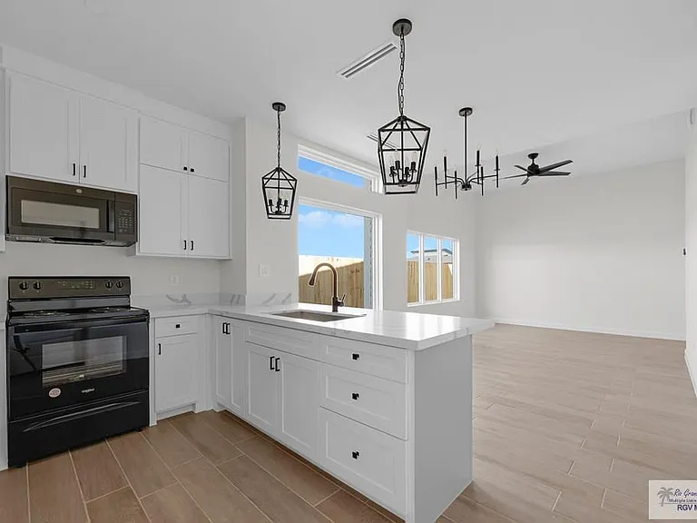 3525 Hidalgo St #3 — Photo 10