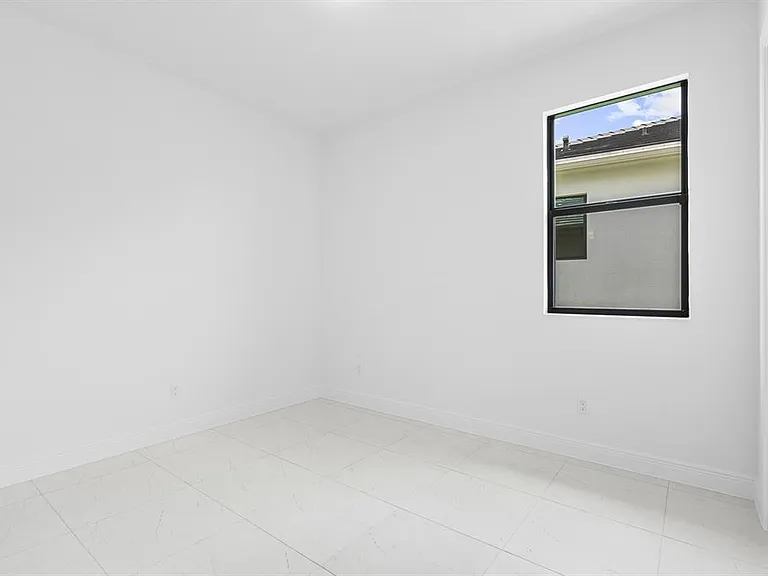4931 Rivo Alto Cir — Photo 34