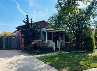 7749 Huron St, Taylor, MI 48180