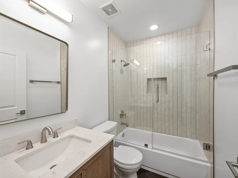 3247 E Roma Ave — Photo 19