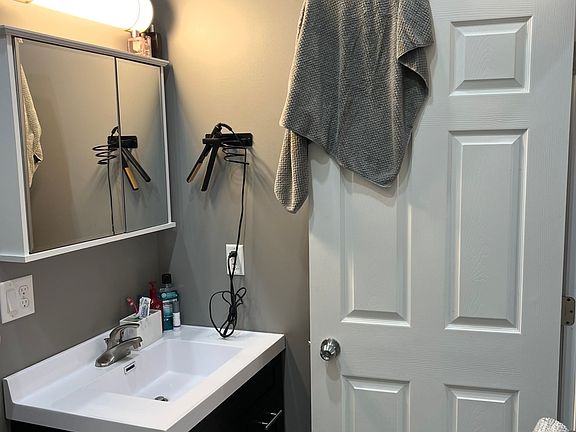 2nd image of 223 19th Ave #1E