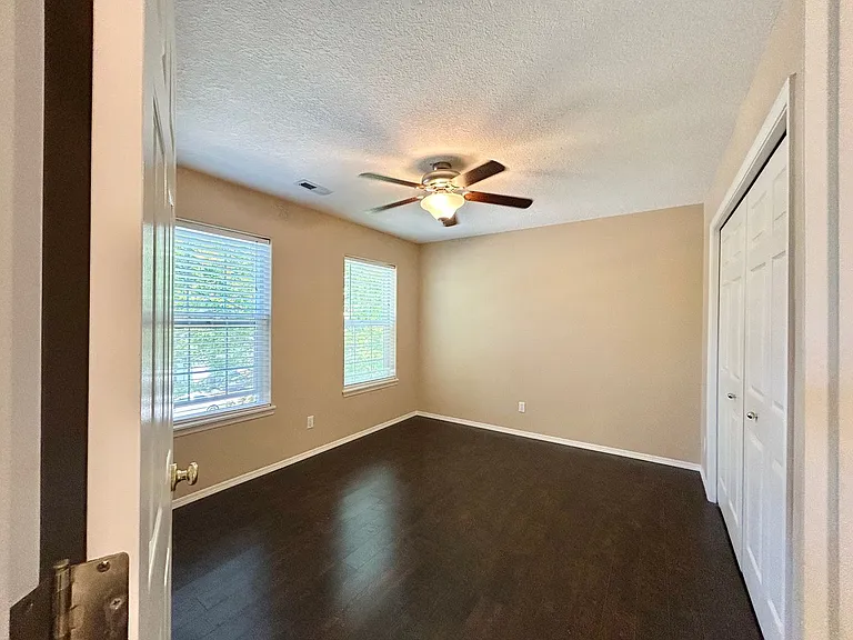 1218 NE Kinney St — Photo 36