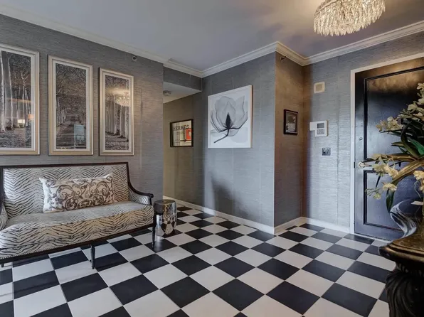 111 Cherry Valley Avenue #422, Garden City, NY 11530