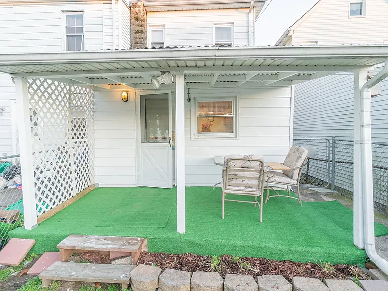 39 Rose St — Photo 34