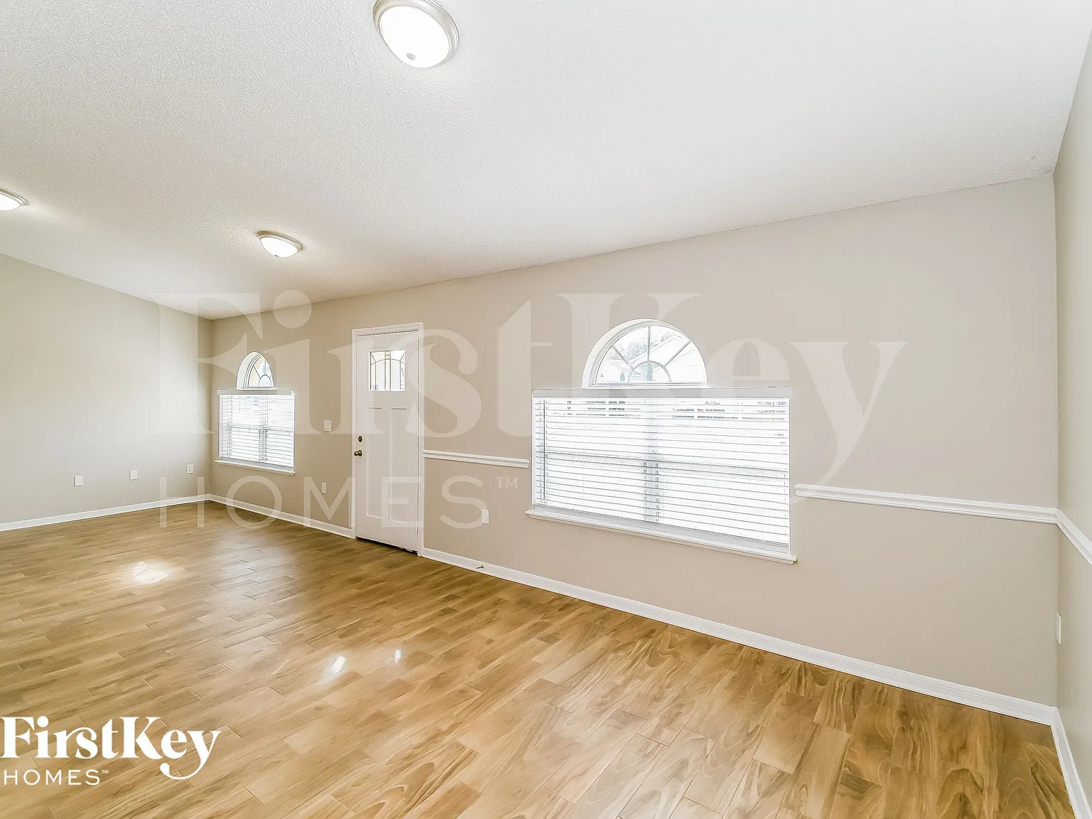 3 bed, 2.0 bath, 2047 sqft, $2,565 — Photo 3