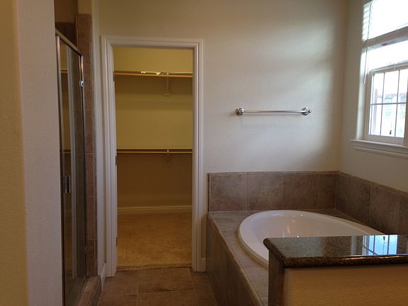 5th image of 744 W Redlands Ave