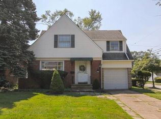 4968 Edsal Dr, Lyndhurst, OH