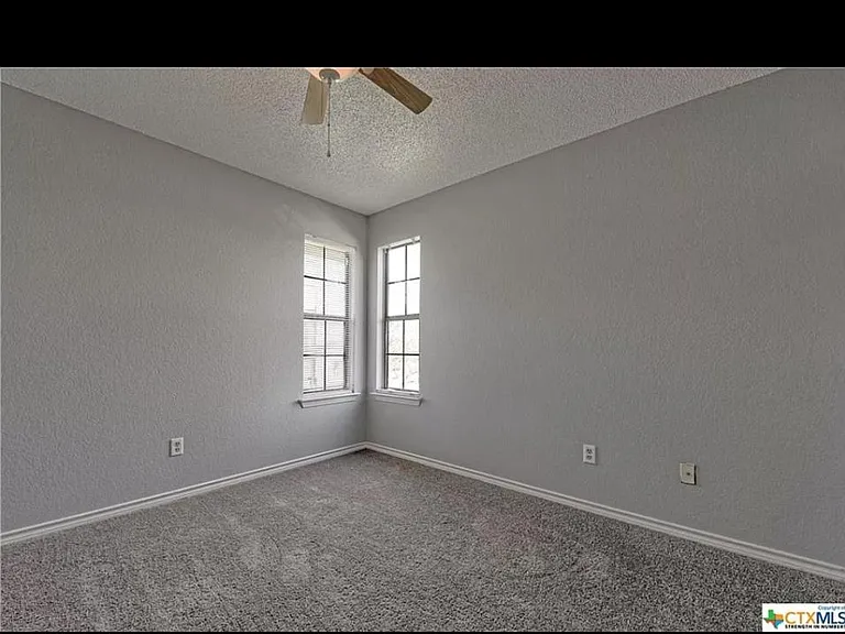 3300 Lois Ln — Photo 16
