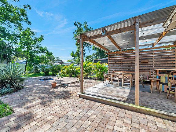great outdoor dining area