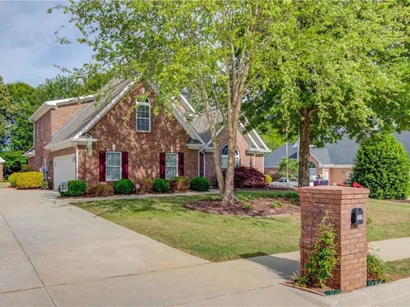 708 Ashley Wilkes Way, Loganville, GA 30052