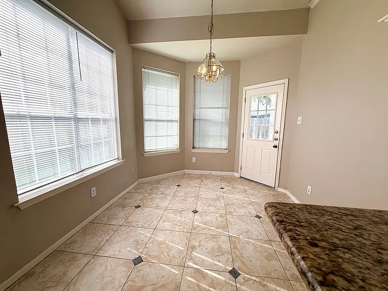 22406 Wildwood Grove Dr — Photo 13