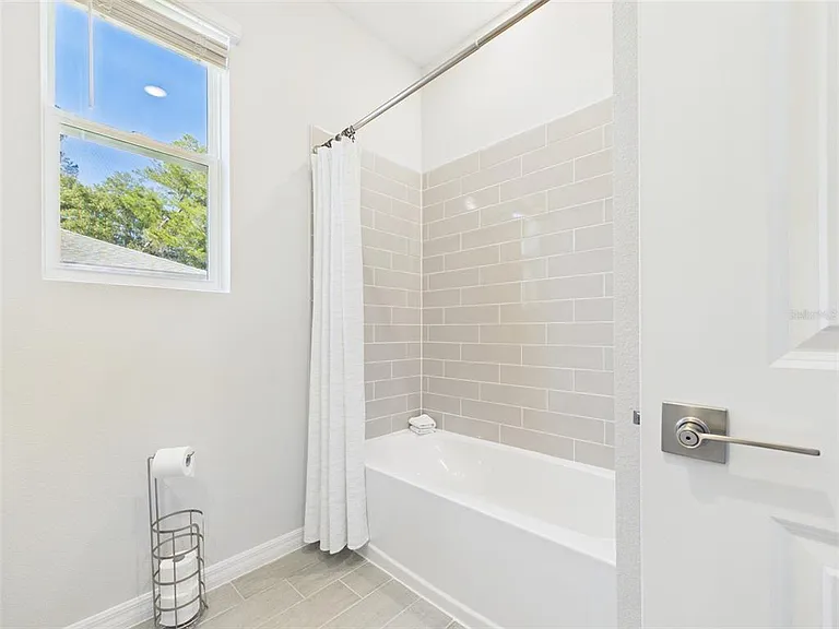 566 Marion Oaks Blvd — Photo 43