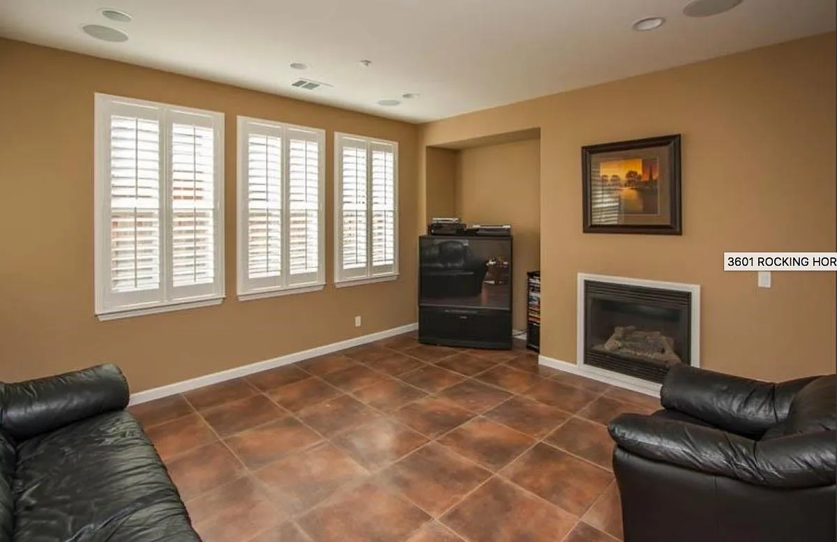 3601 Rocking Horse Court — Photo 3