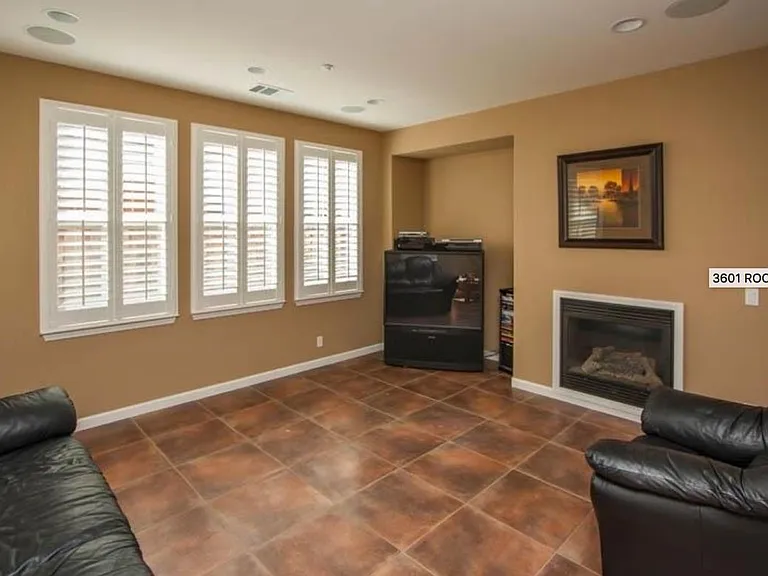 3601 Rocking Horse Ct — Photo 3