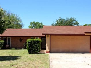 104 S Mission Rd, Enid, OK 73703