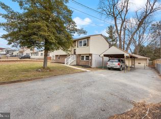 8225 Highpoint Rd, Baltimore, MD 21226