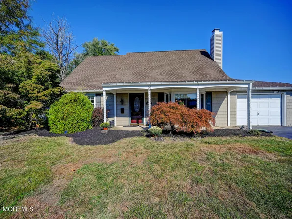 30 Autumn Lane, Aberdeen, NJ 07747