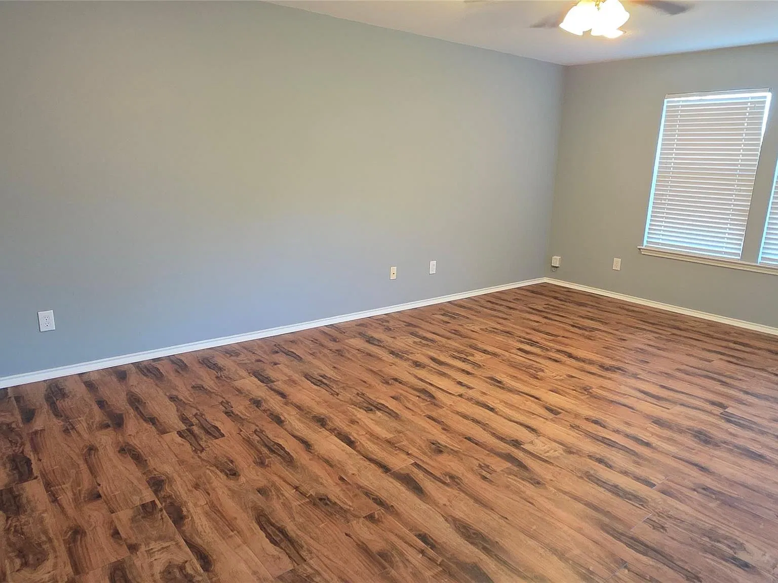 4 bed, 2.5 bath, 1842 sqft, $2,200 — Photo 4