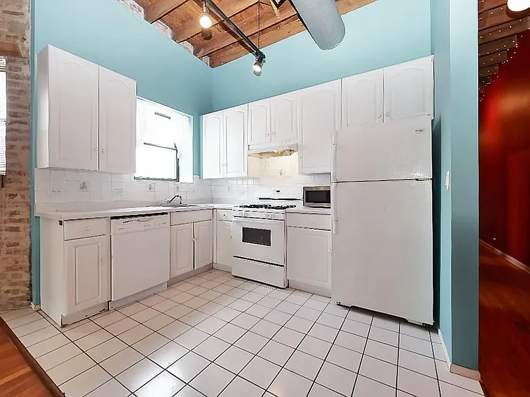 2849 W Belmont Ave #2F — Photo 3